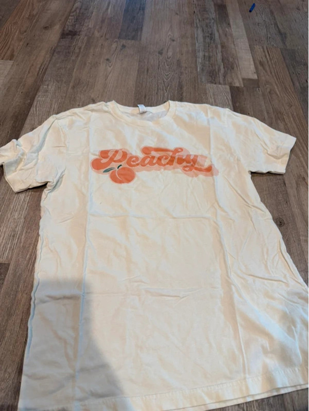 Women’s Size M Peachy shirt